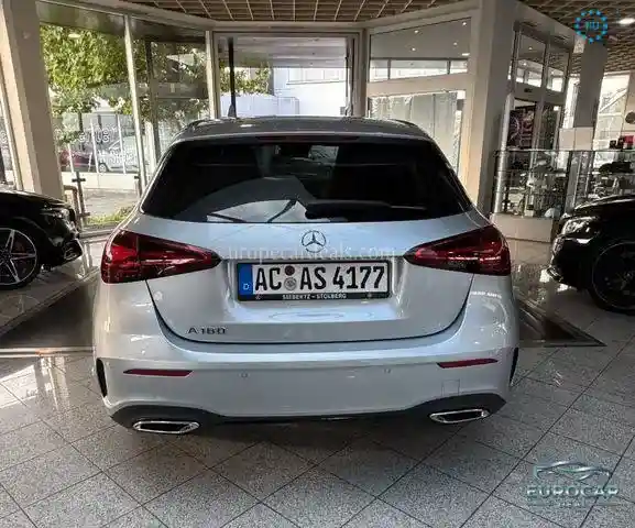 Mercedes-Benz A 180