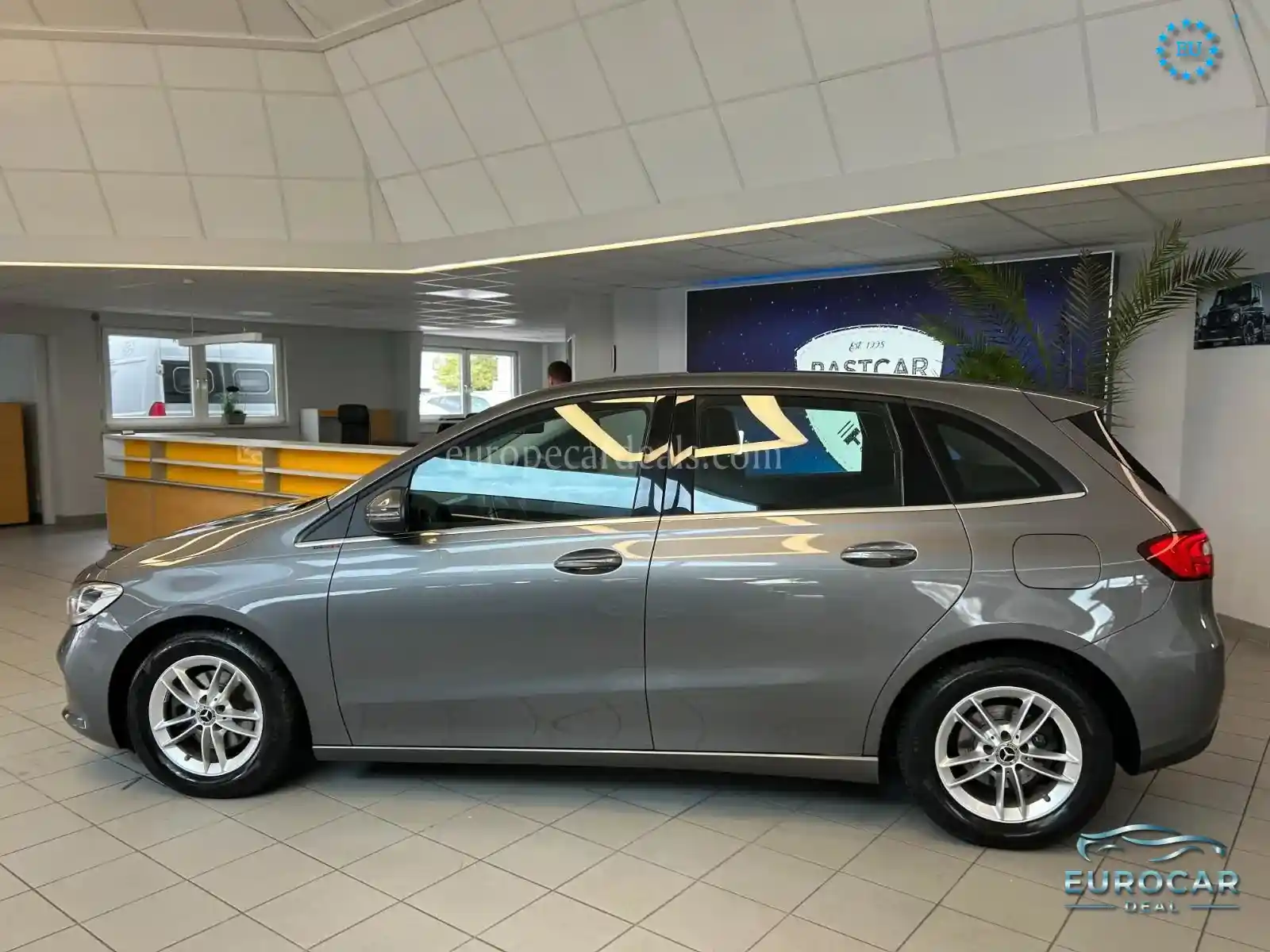 Mercedes-Benz B 180