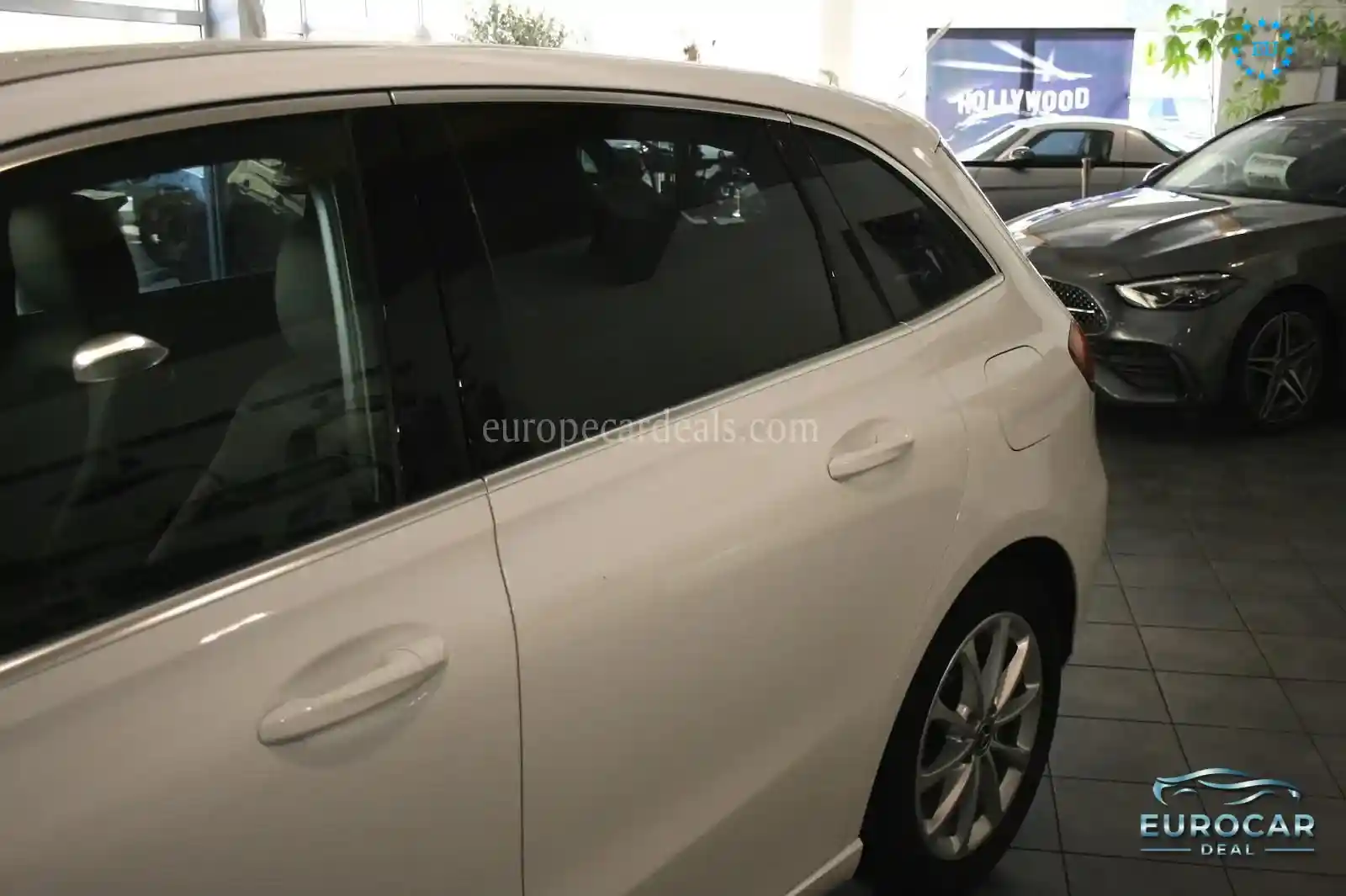 Mercedes-Benz B 180