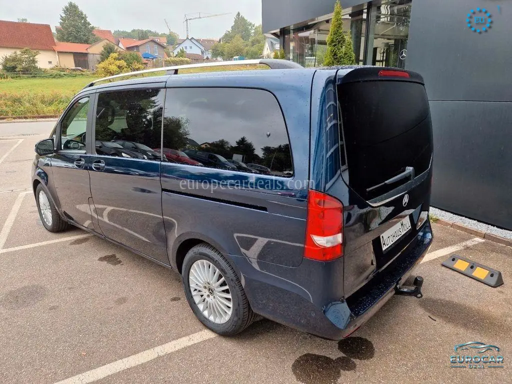Mercedes-Benz V 220