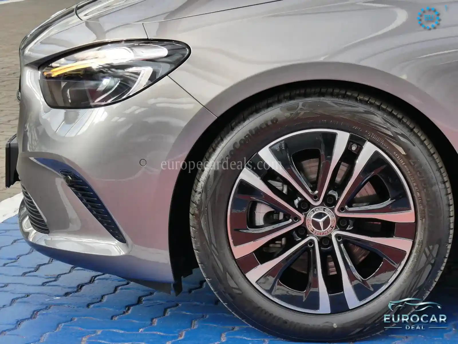 Mercedes-Benz B 180