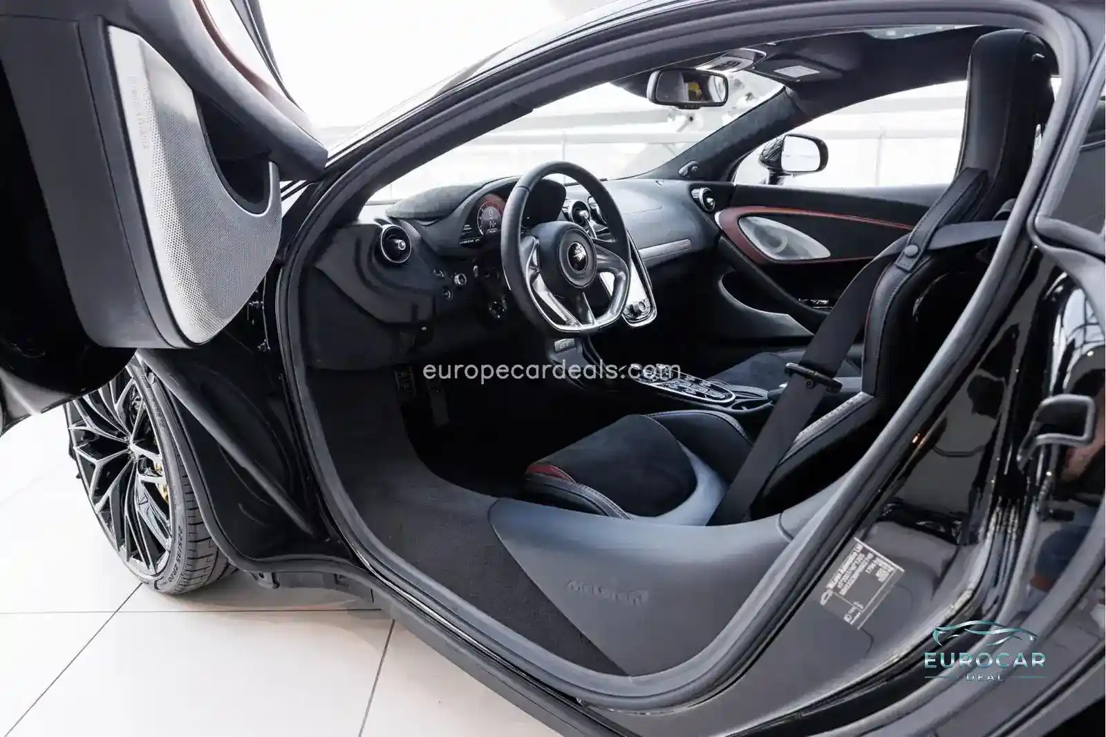 McLaren GT