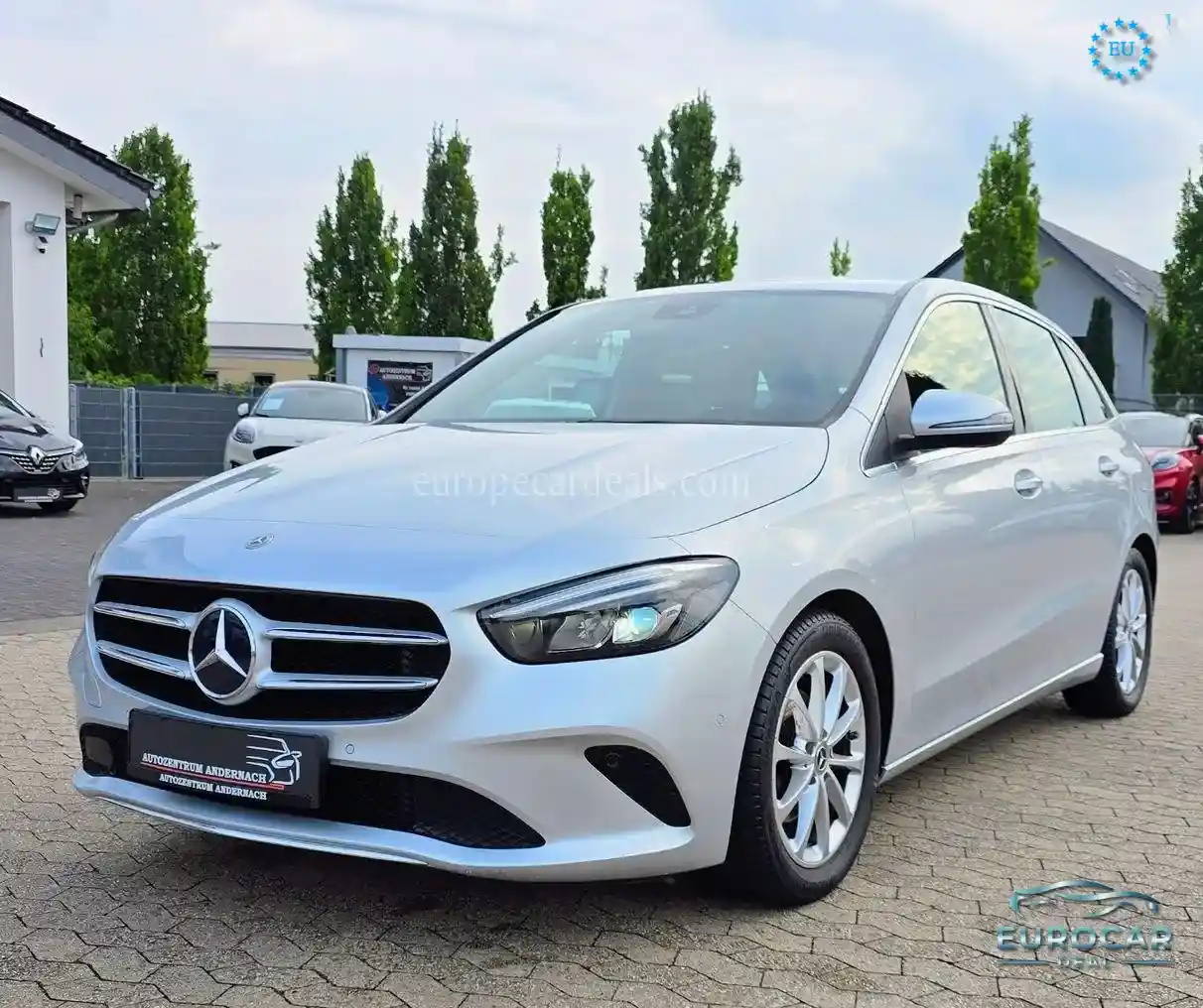 Mercedes-Benz B 180