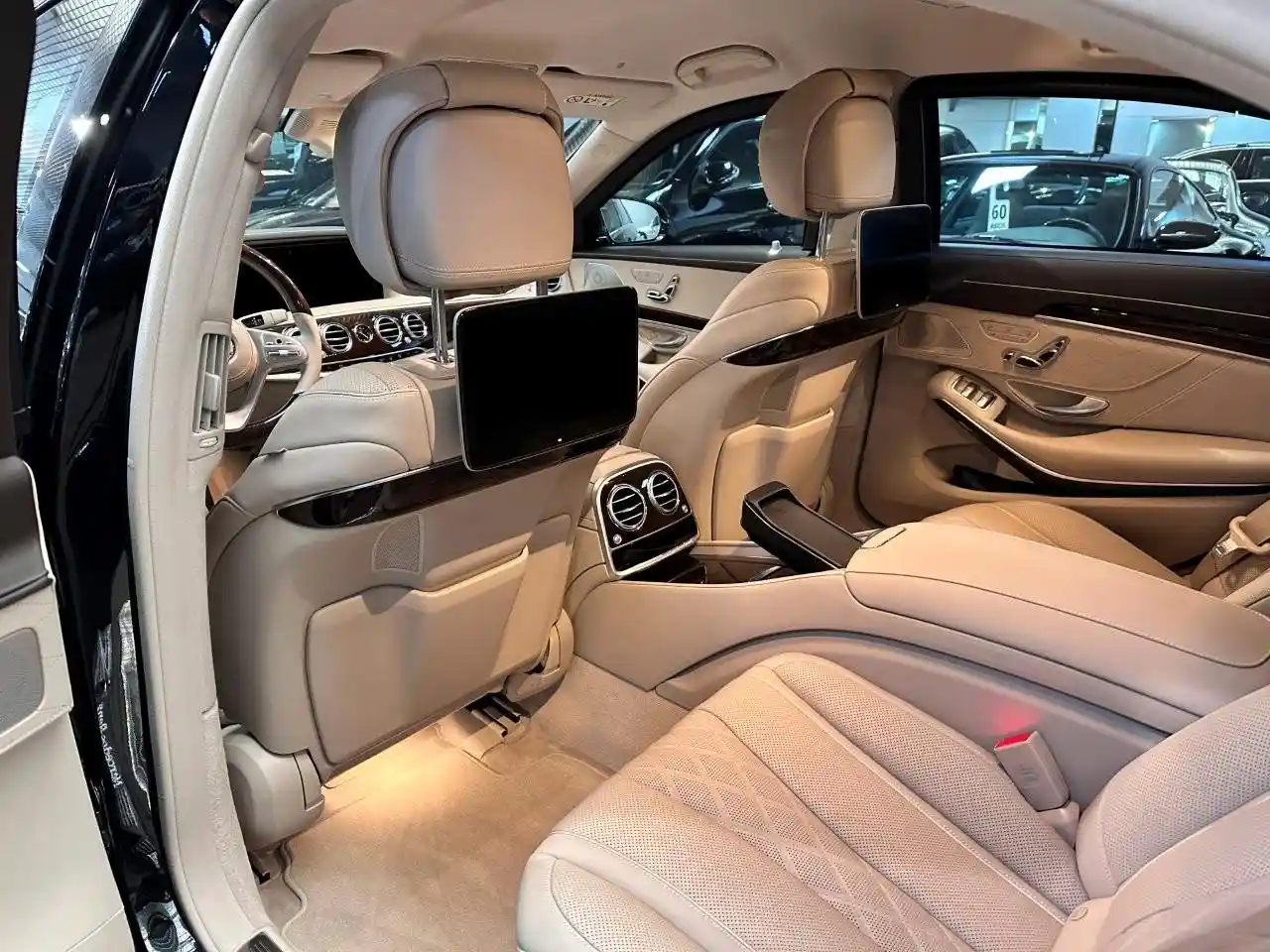 Mercedes-Benz S 600