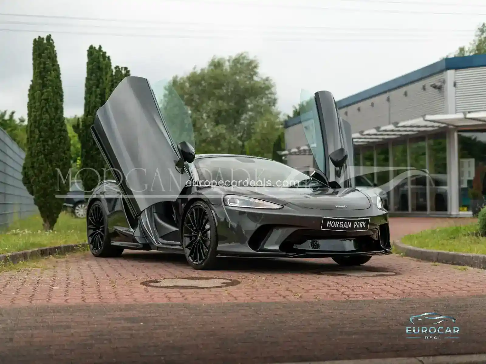 McLaren GT