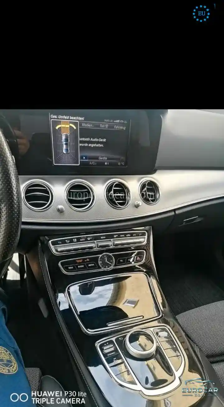 Mercedes-Benz E 200