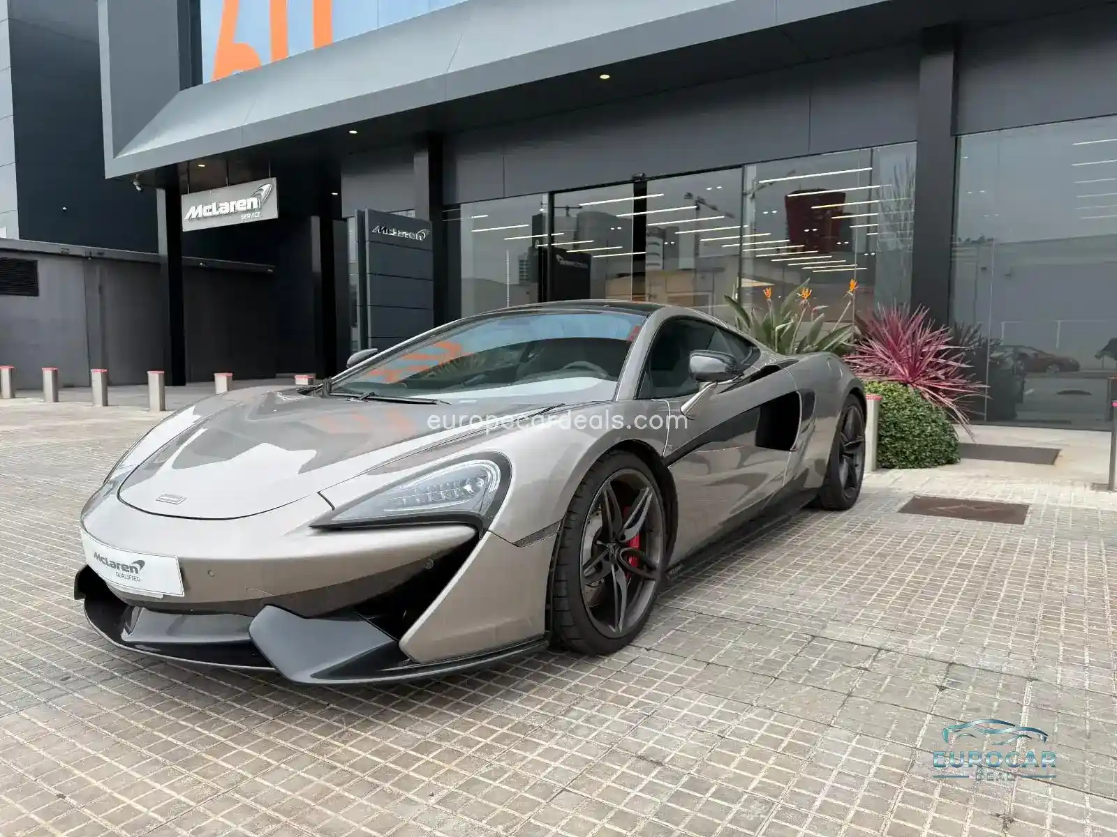 McLaren 570GT