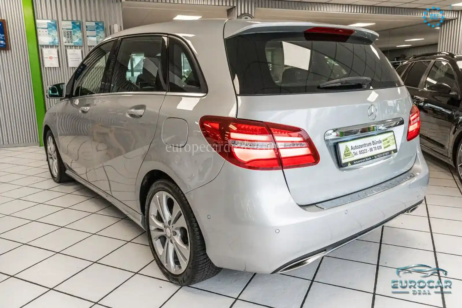 Mercedes-Benz B 180