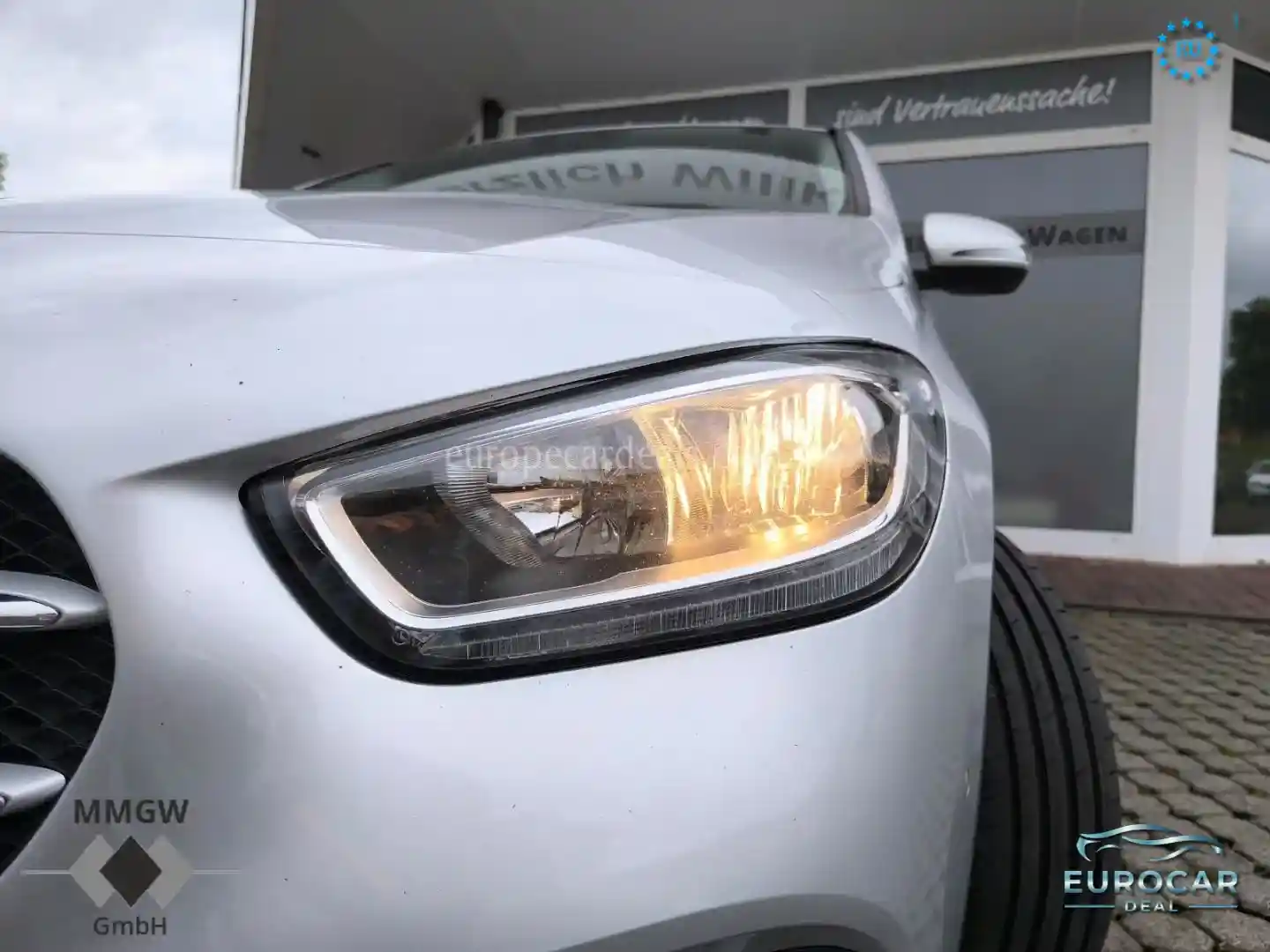 Mercedes-Benz B 180