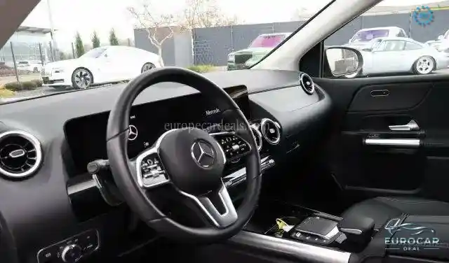 Mercedes-Benz B 220