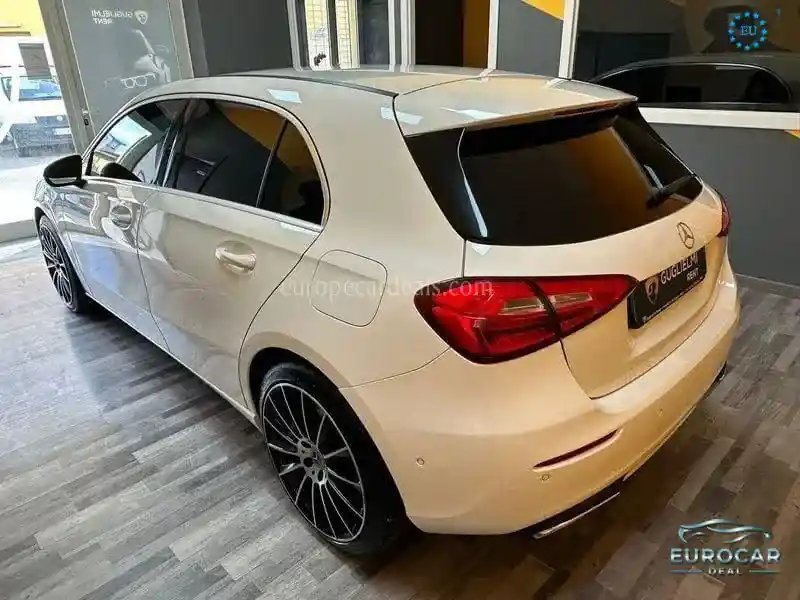 Mercedes-Benz A 220