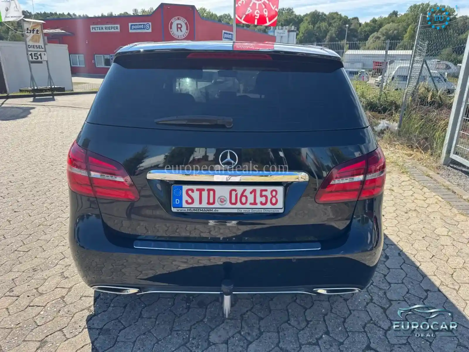 Mercedes-Benz B 180