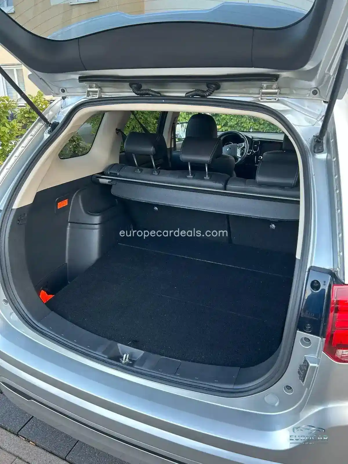 Mitsubishi Plug-in Hybrid Outlander