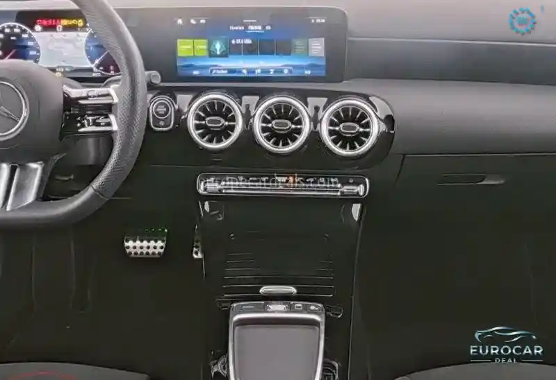 Mercedes-Benz A 220