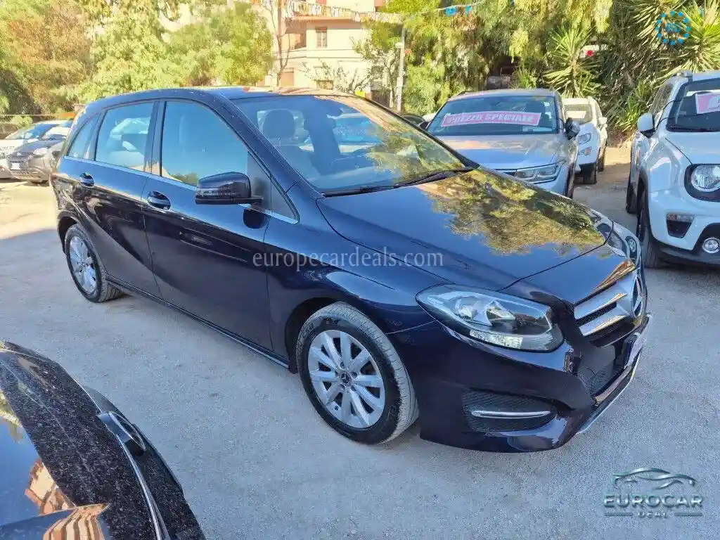 Mercedes-Benz B 180
