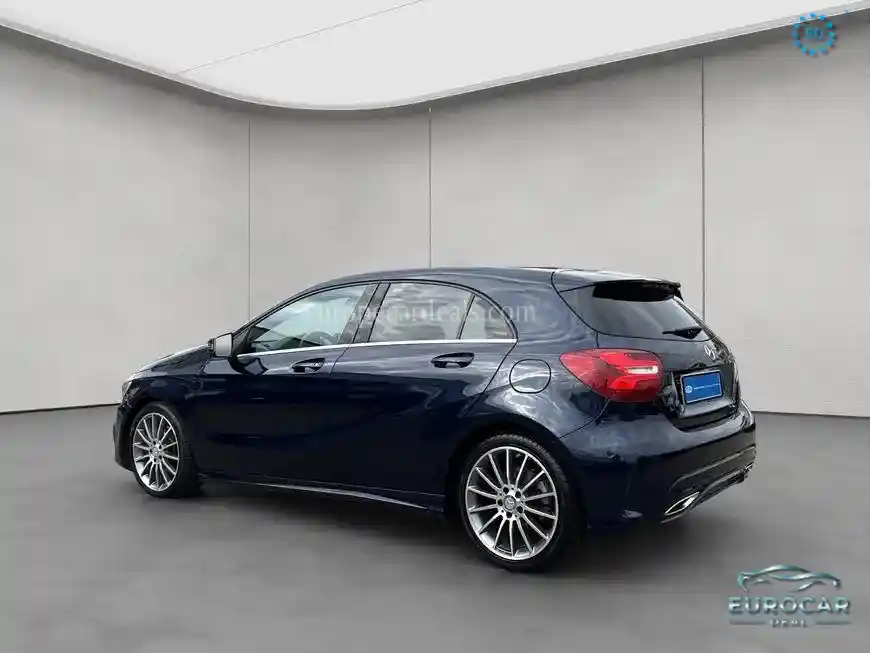 Mercedes-Benz A 220