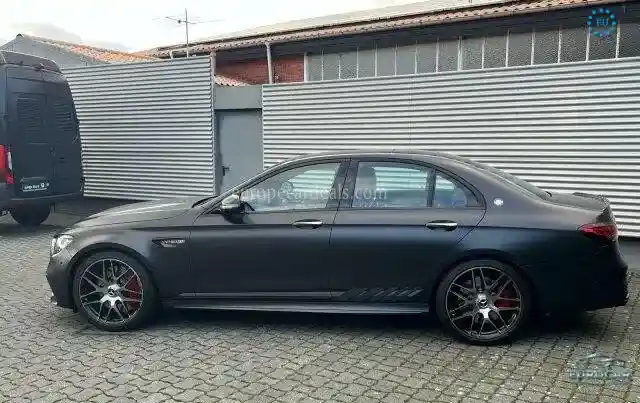 Mercedes-Benz E 63 AMG