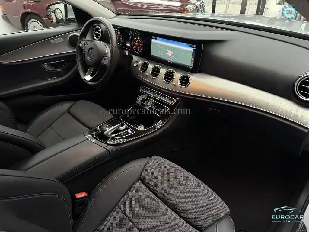 Mercedes-Benz E 220