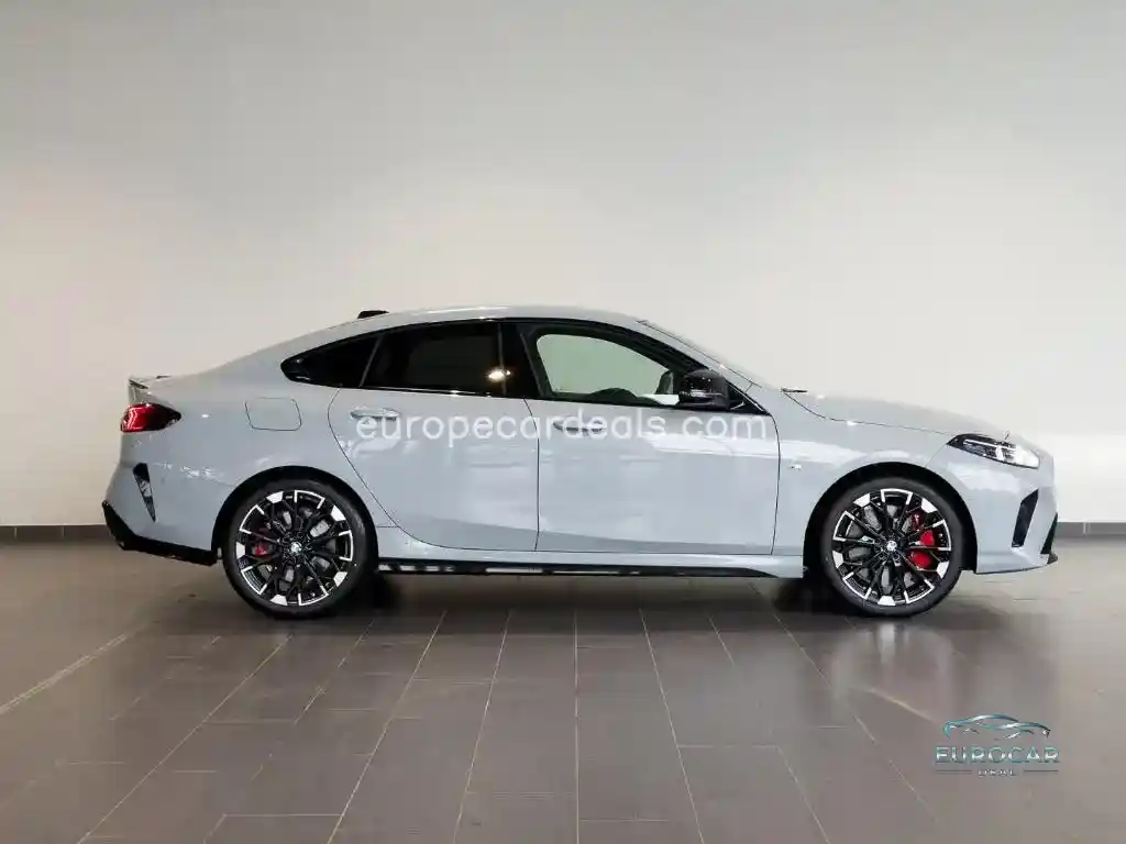 BMW M235