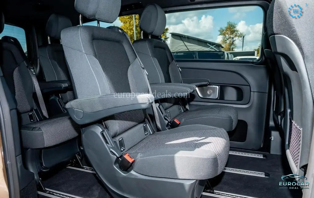 Mercedes-Benz V 220