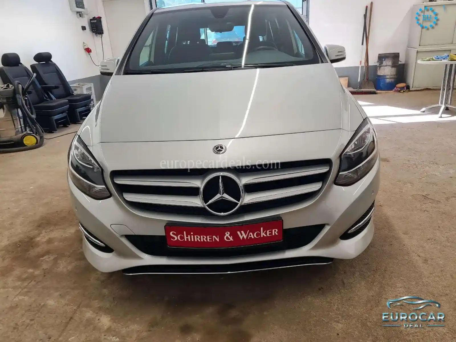 Mercedes-Benz B 180