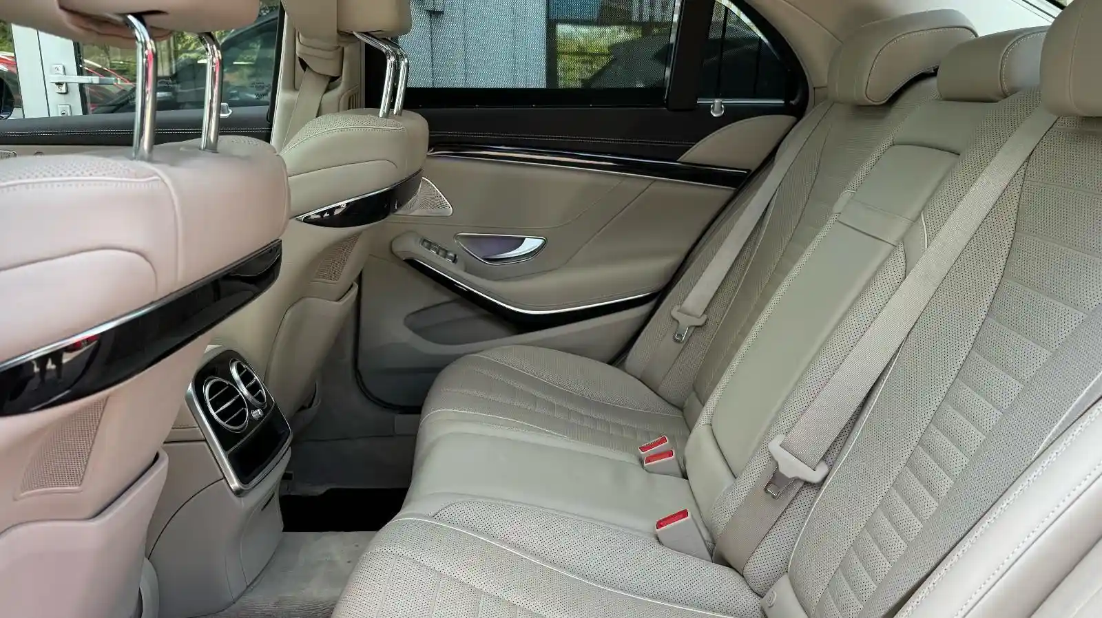 Mercedes-Benz S 560