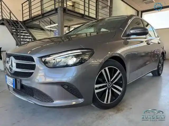 Mercedes-Benz B 180