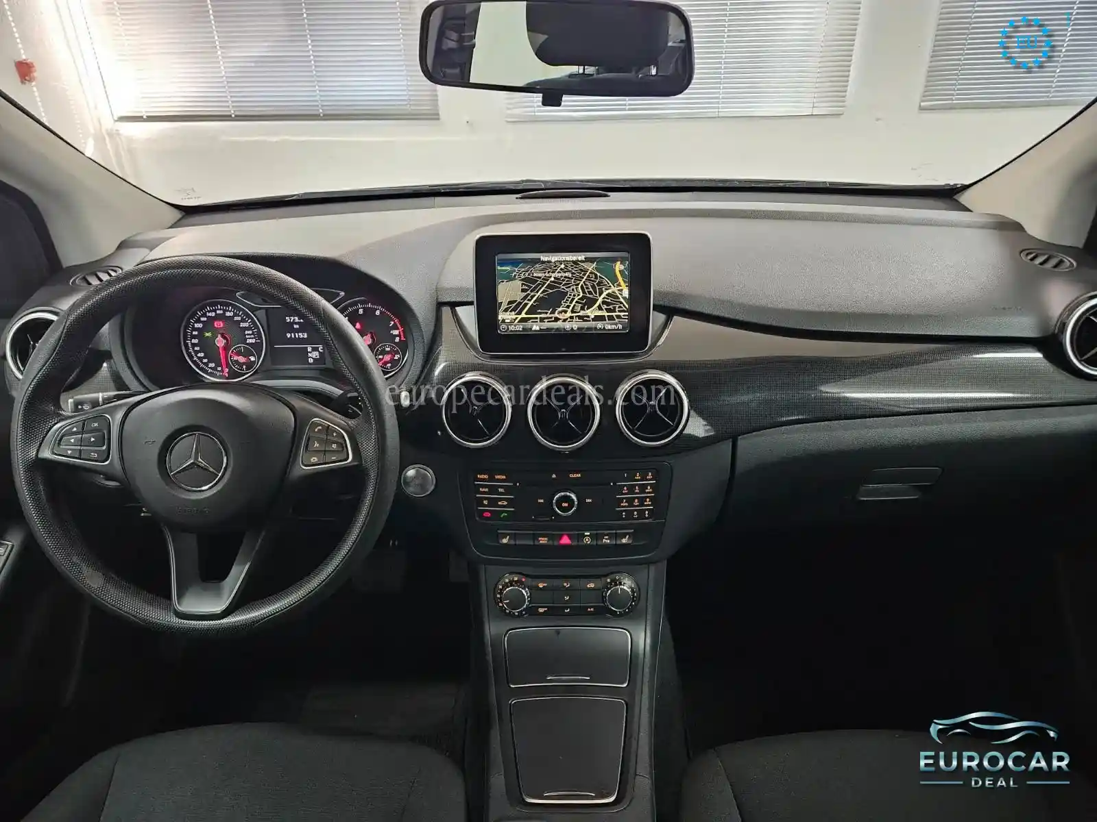 Mercedes-Benz B 180