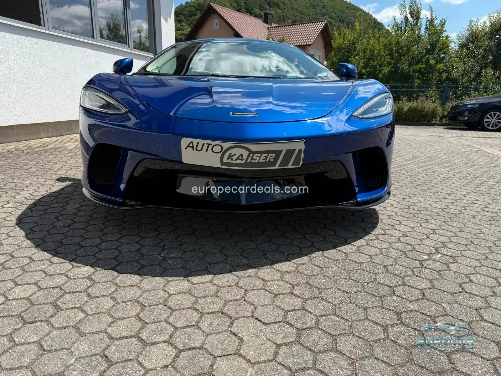 McLaren GT