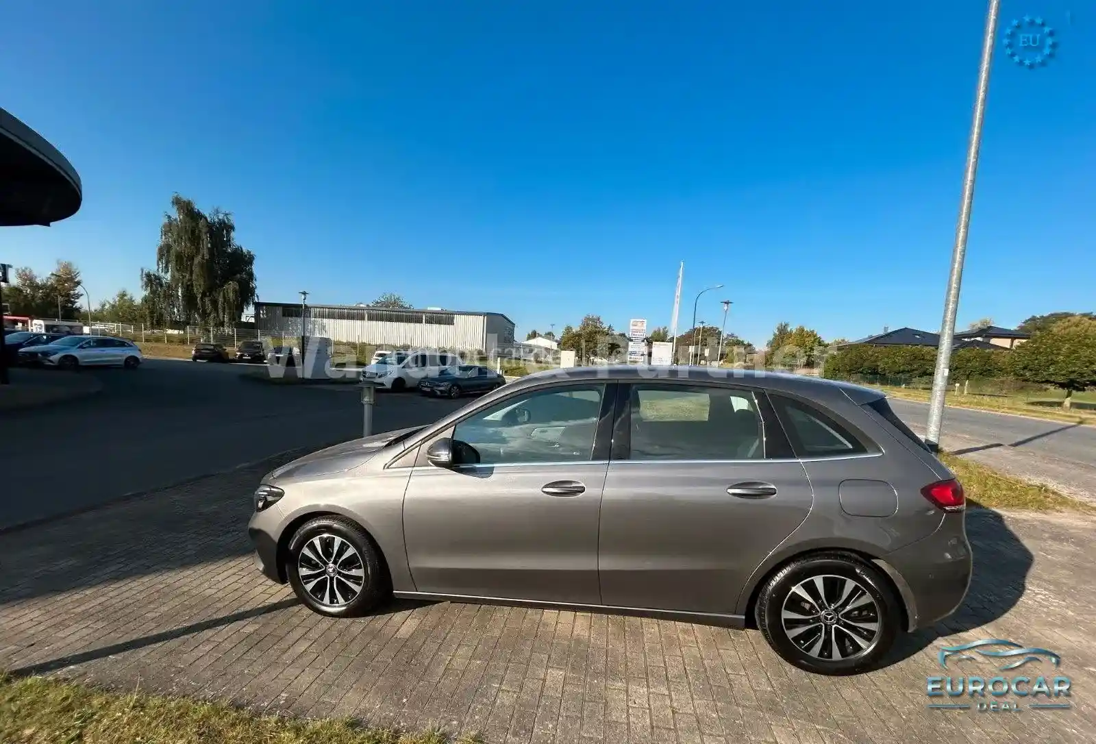 Mercedes-Benz B 180