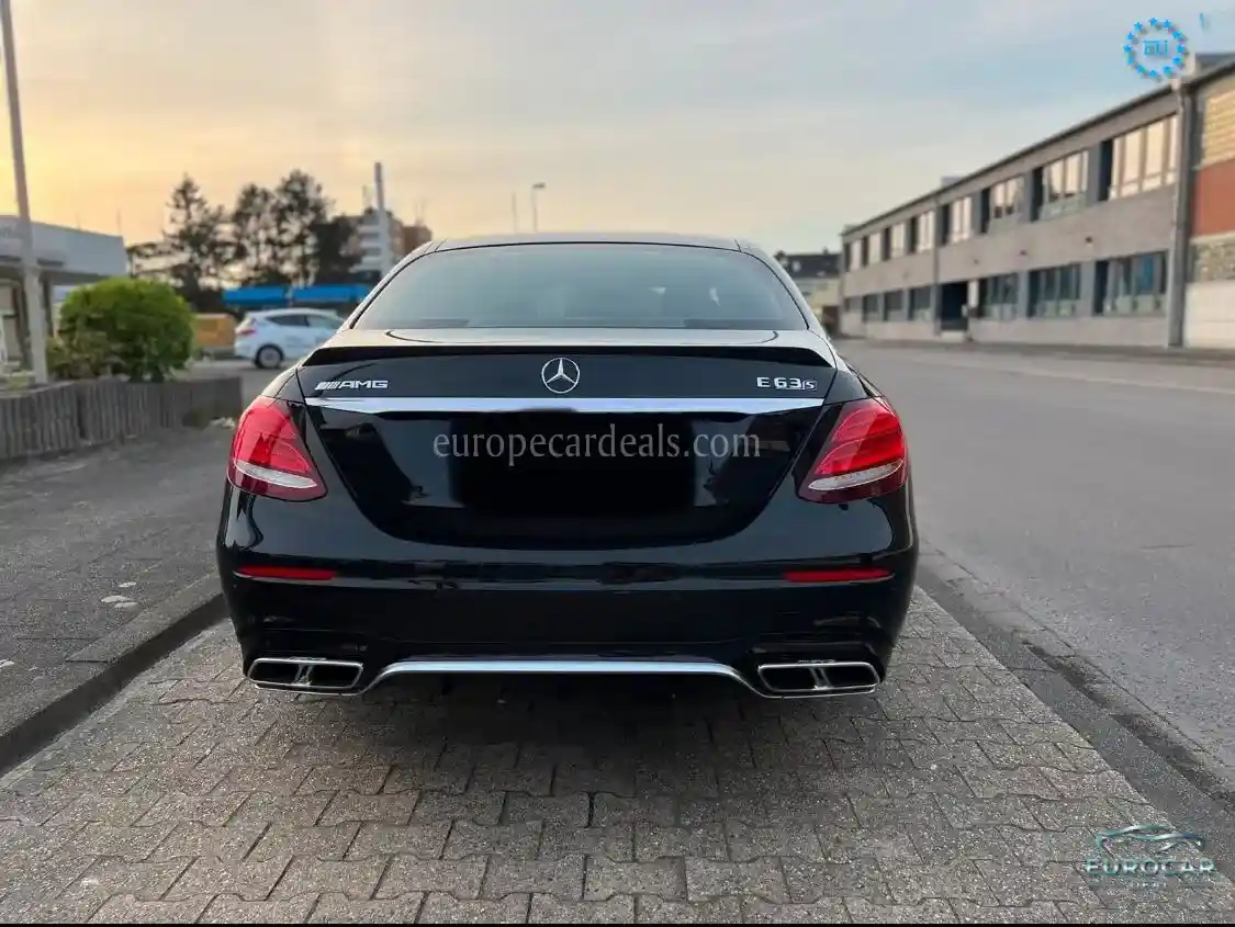 Mercedes-Benz E 63 AMG