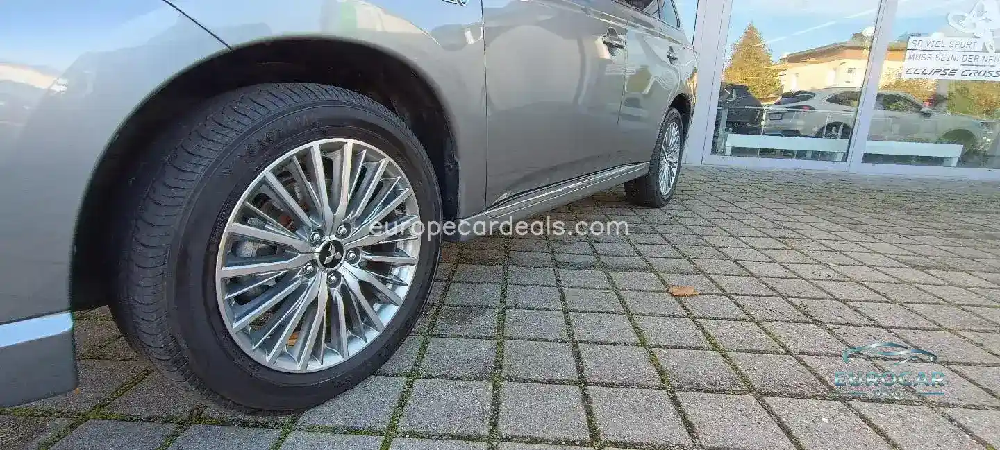 Mitsubishi Plug-in Hybrid Outlander