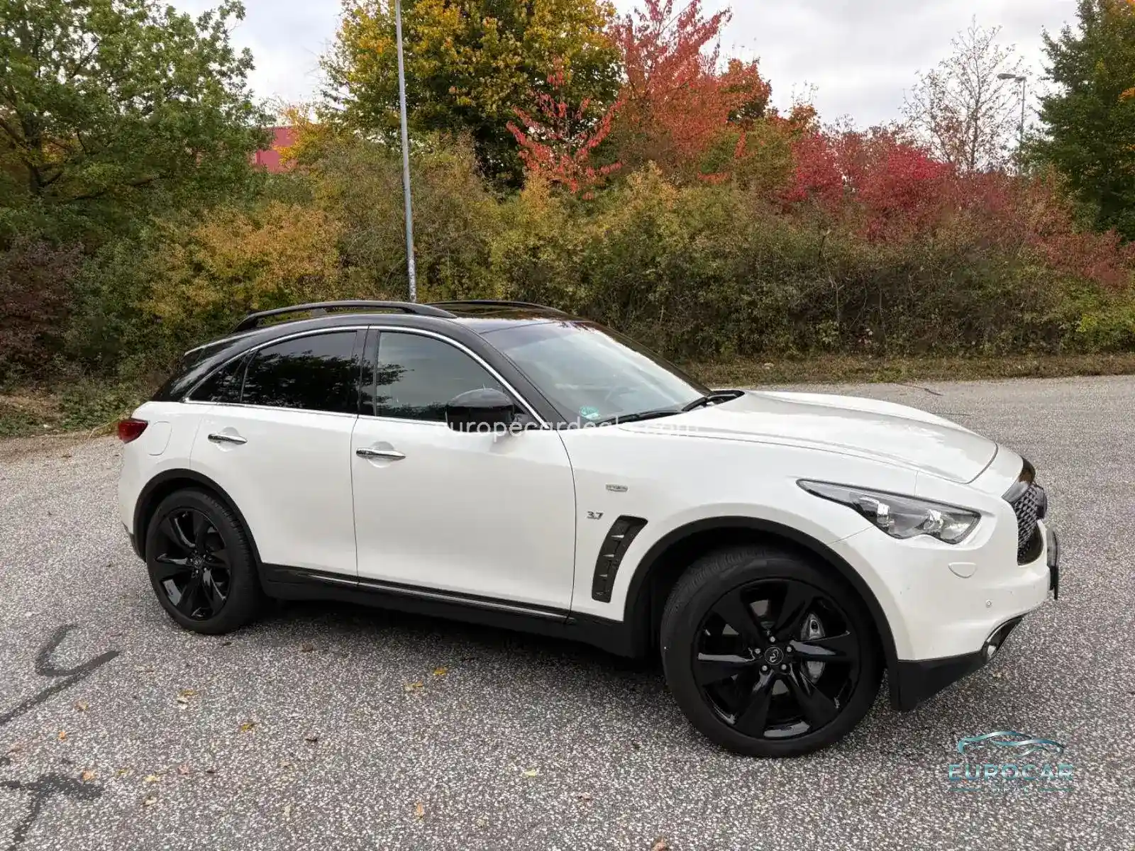 Infiniti QX70