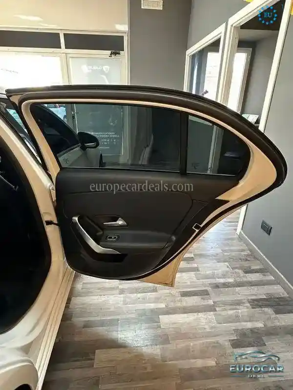 Mercedes-Benz A 220
