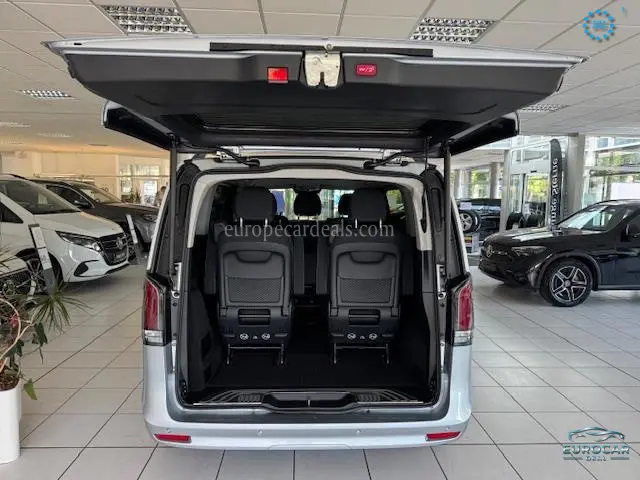 Mercedes-Benz V 220