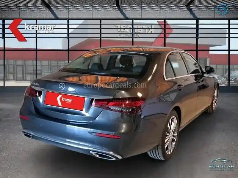 Mercedes-Benz E 220