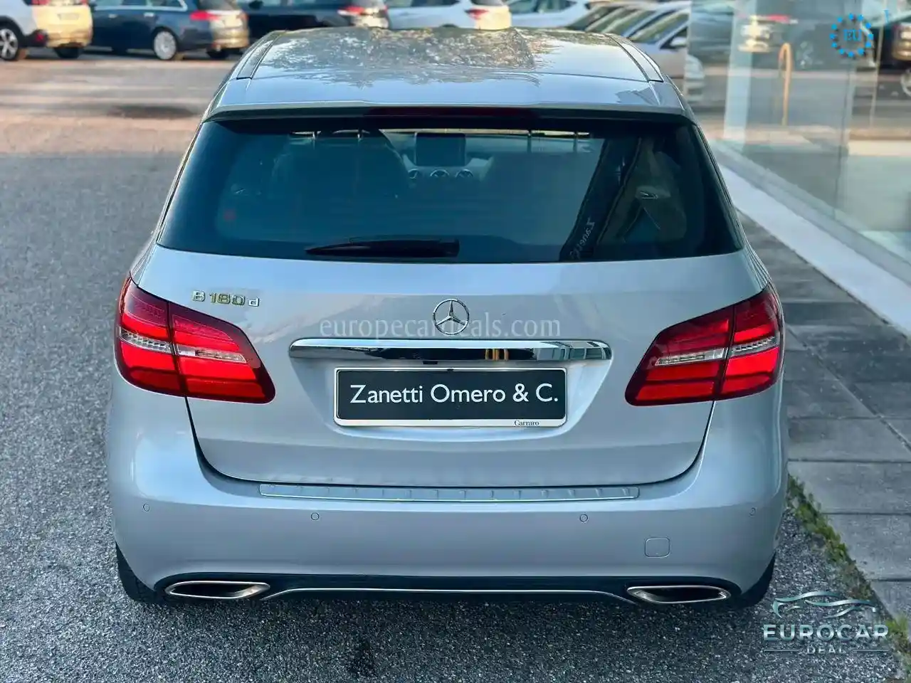 Mercedes-Benz B 180