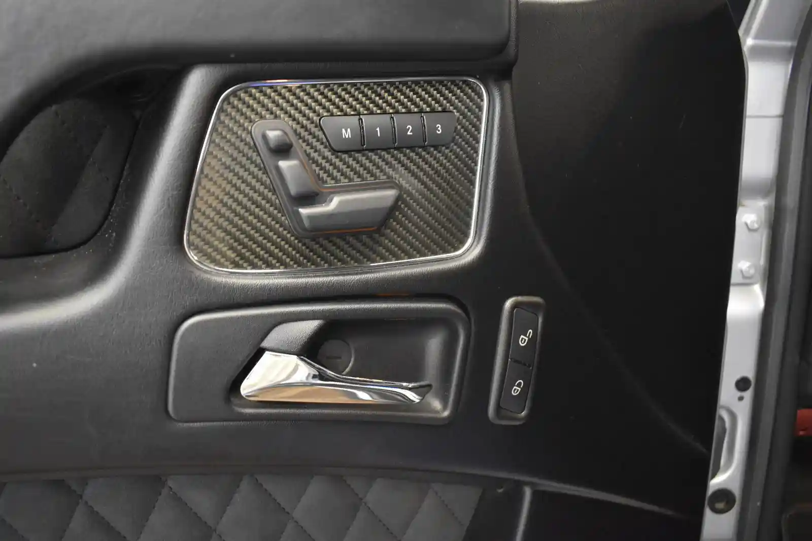 Mercedes-Benz G 500