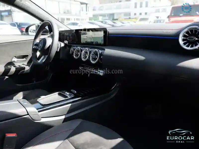 Mercedes-Benz CLA 220