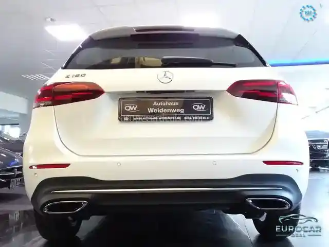 Mercedes-Benz B 180