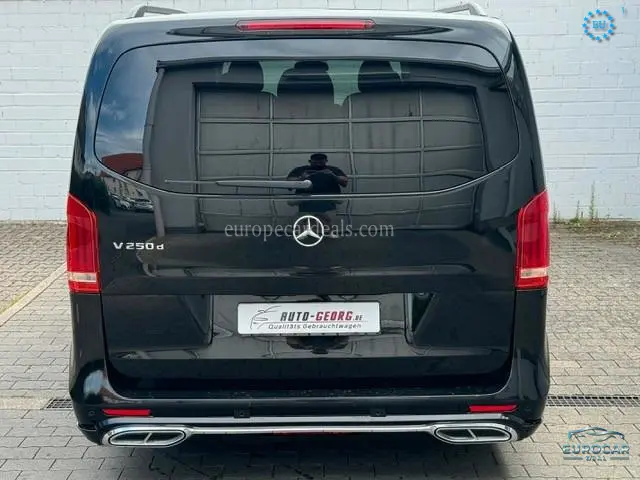Mercedes-Benz V 220