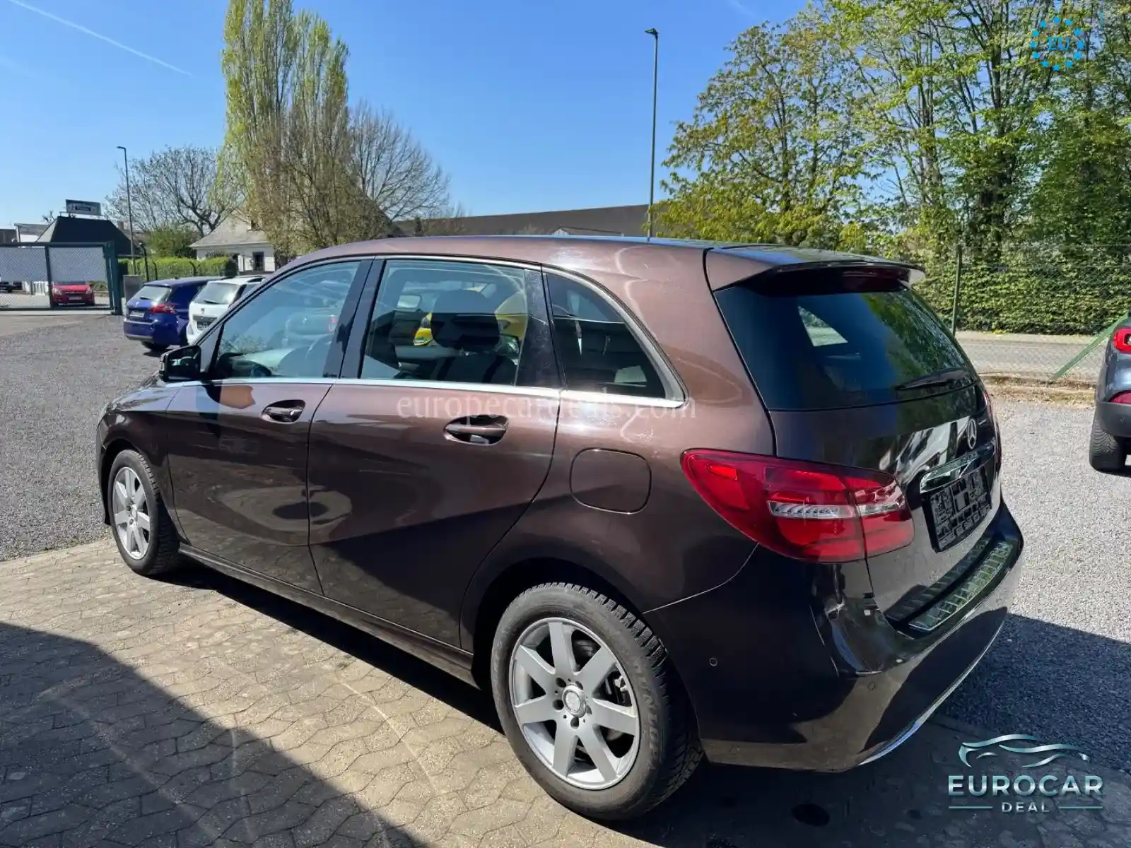 Mercedes-Benz B 180