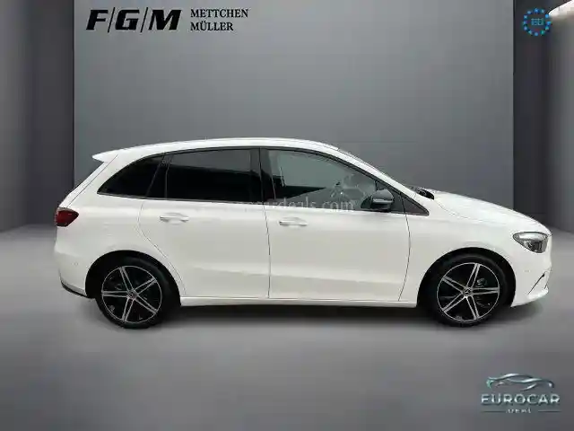 Mercedes-Benz B 220