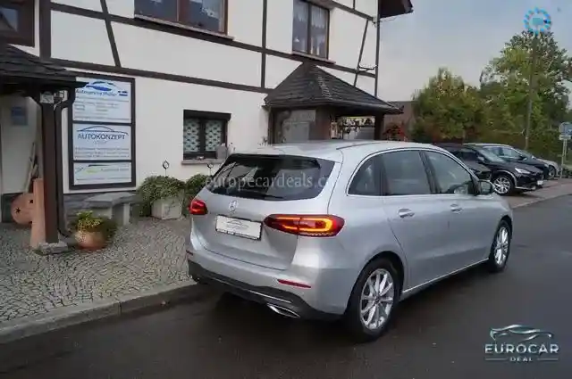 Mercedes-Benz B 200