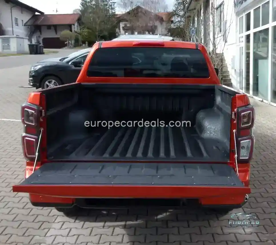 Double Cab 4WD Autm. V-Cross *AHK*