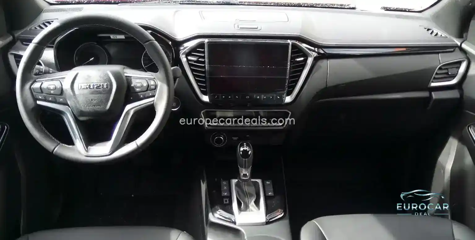 Double Cab 4WD Autm. V-Cross *AHK*