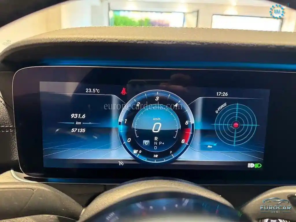 Mercedes-Benz E 220