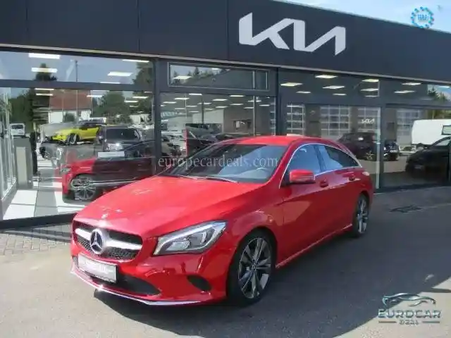Mercedes-Benz CLA 200 Shooting Brake