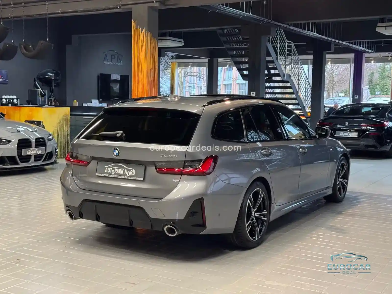 BMW 330