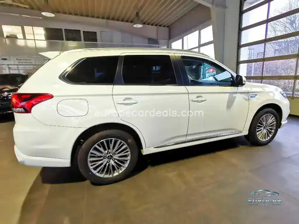 Mitsubishi Plug-in Hybrid Outlander